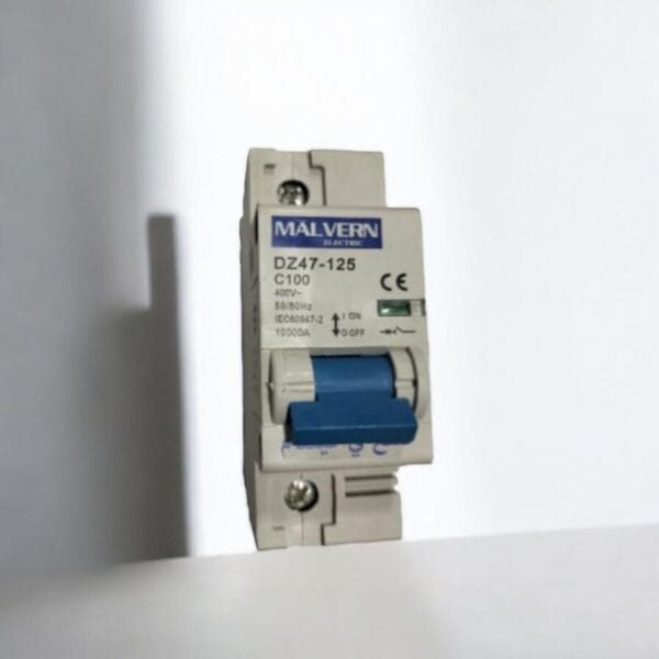 قواطع اتوماتيك مينتشر ١٠ كيلو أمبير أحادي مالڤيرن